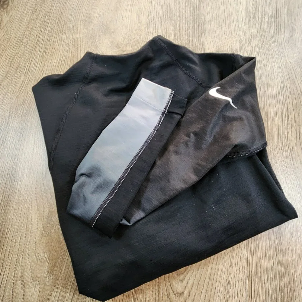Nike Pro Hyperwarm Women’s Medium Mock Neck Training Top Black Grey Ombre Sleeve